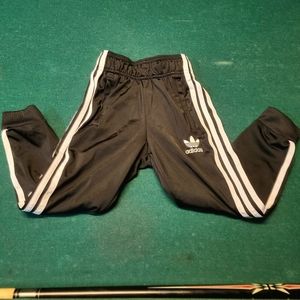 Adidas Original Superstar Trackpant youth x-small boys jogger